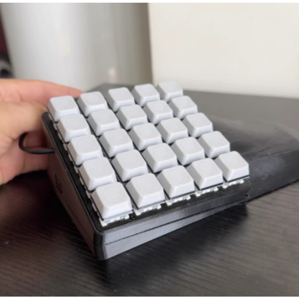 لوحة مفاتيح الألعاب ذاتية الصن - مراجعة Gaming Keyboard Hand وسعره