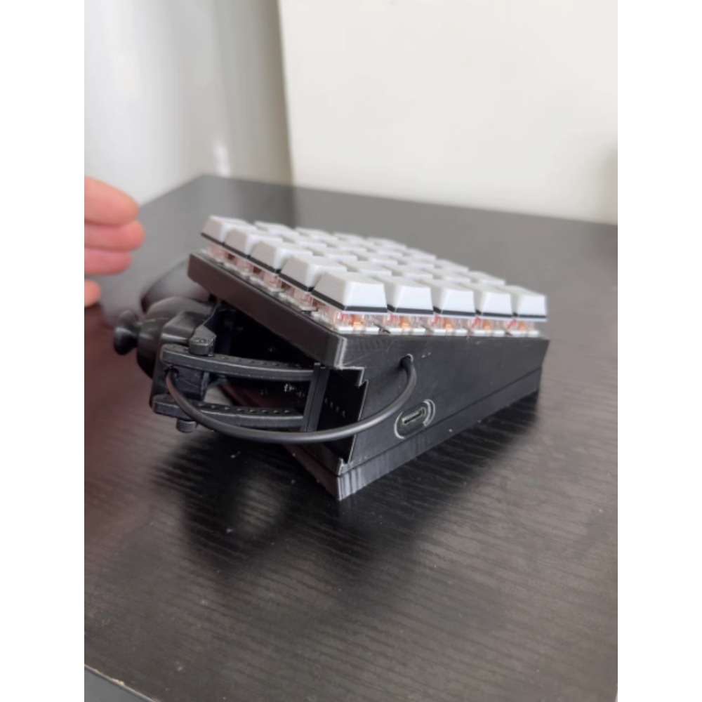 لوحة مفاتيح الألعاب ذاتية الصن - مراجعة Gaming Keyboard Hand وسعره